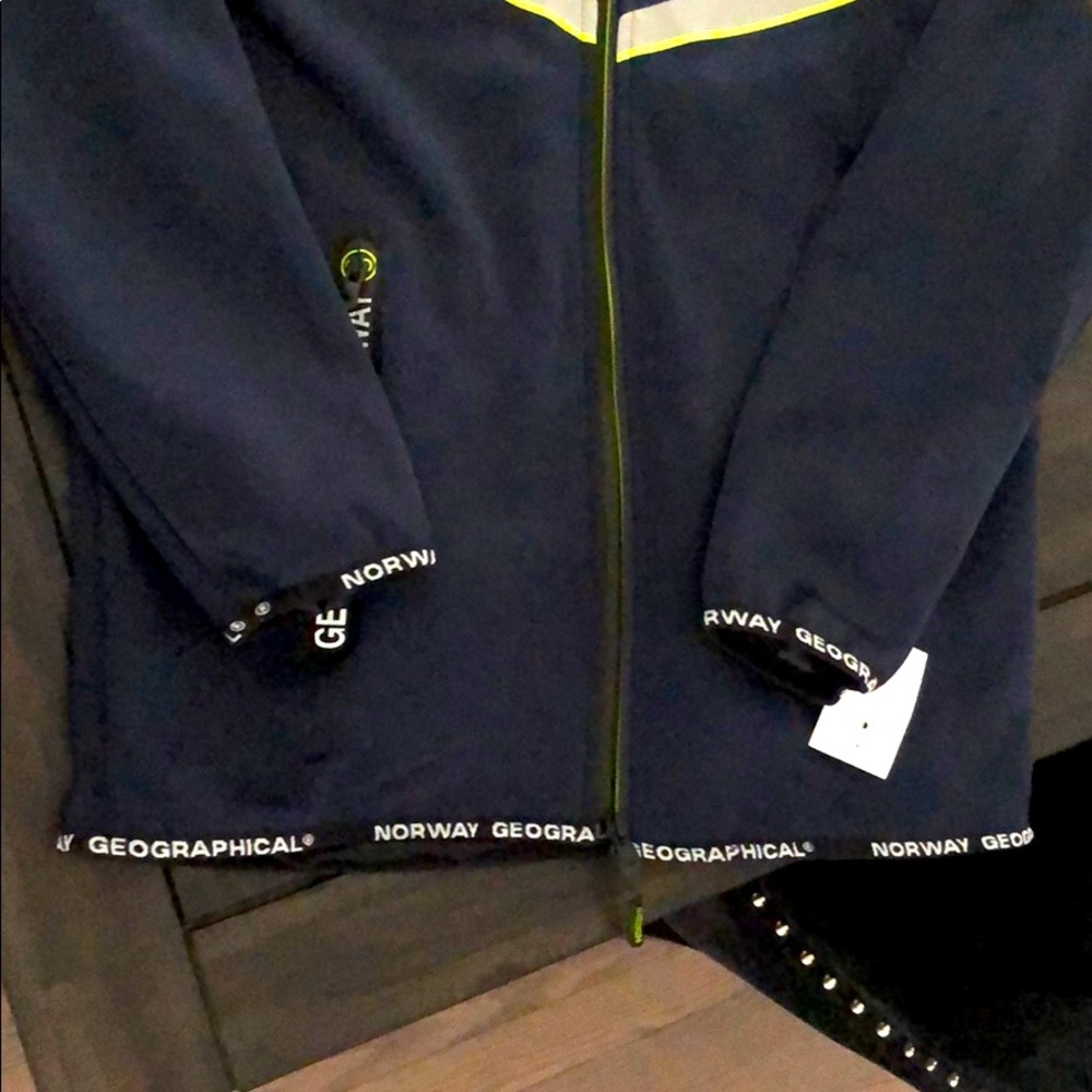 Men branded jacket - Picture 2 of 6